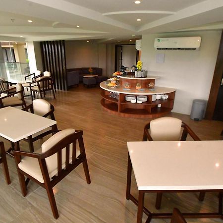Canyon Hotels & Resorts Boracay Balabag  Exterior photo